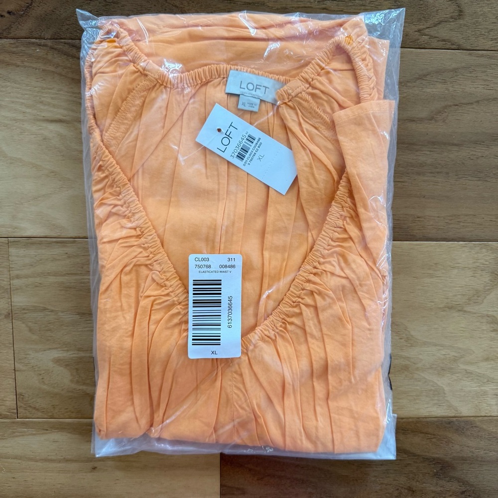 Brand New Loft Gathered Waist V-Neck Tangerine Blouse, Size XL, NWT - Picture 4 of 4